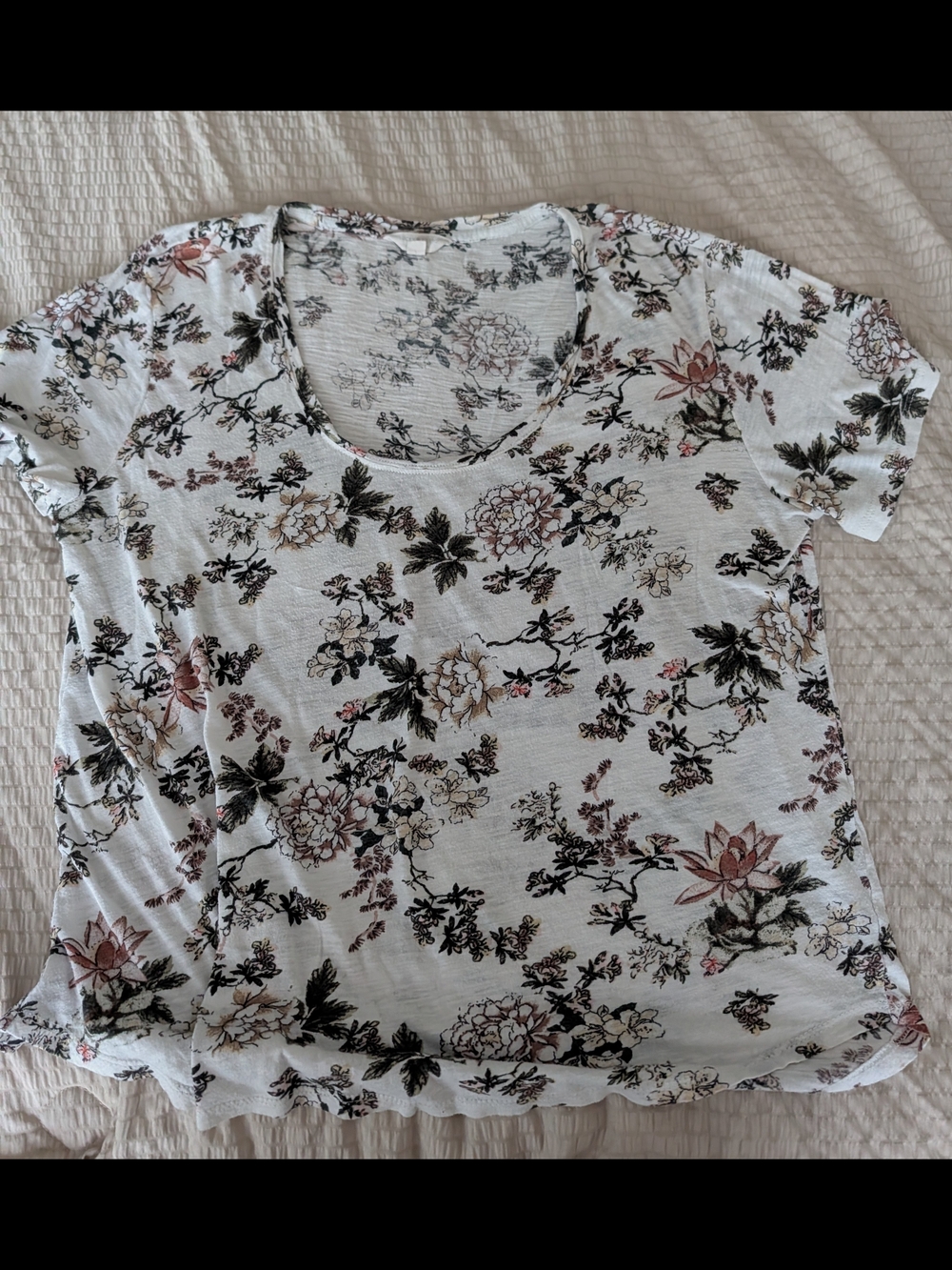 Lucky Brand White Scoop Neck Floral Tee